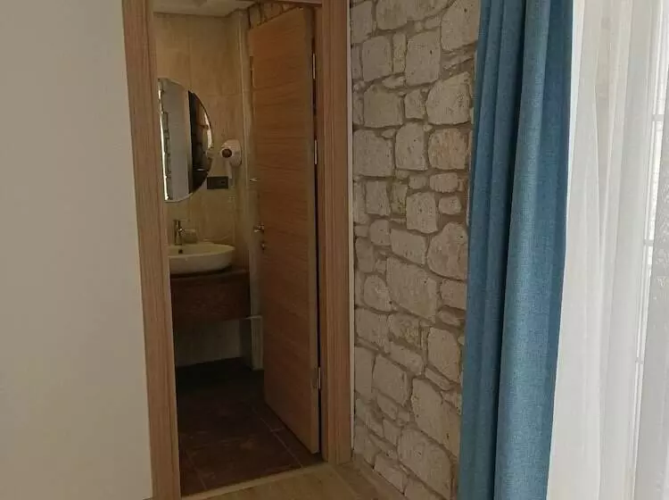 هتل Mavi Konak Alacati