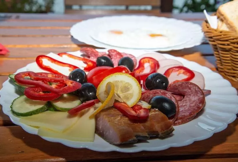 Hotelli Paradise Delta House