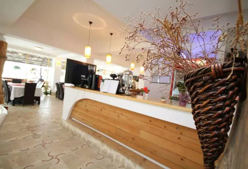 Hotelli Paradise Delta House