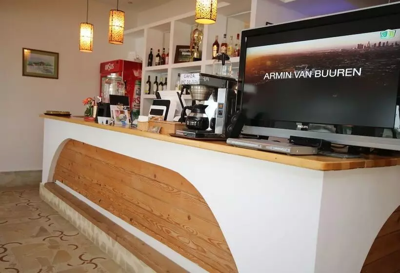 Hotelli Paradise Delta House