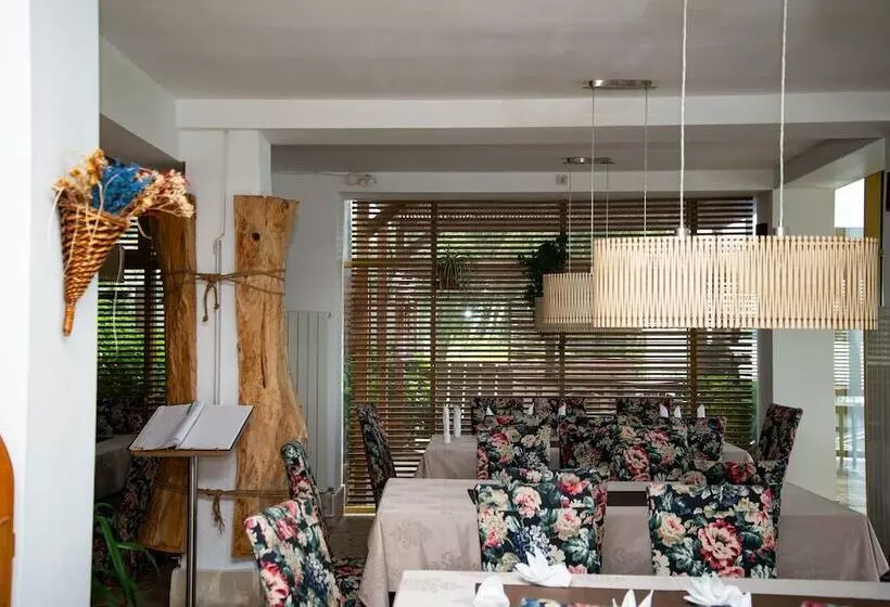 Hotelli Paradise Delta House