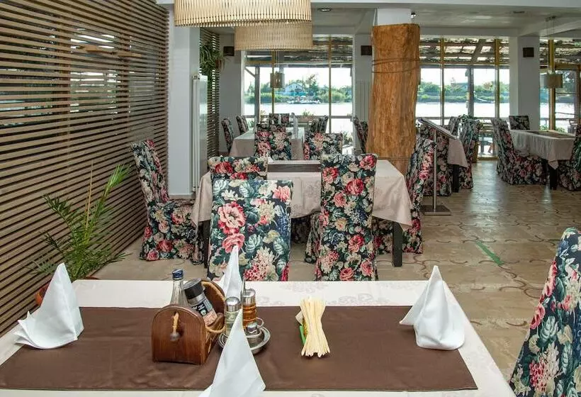 Hotelli Paradise Delta House