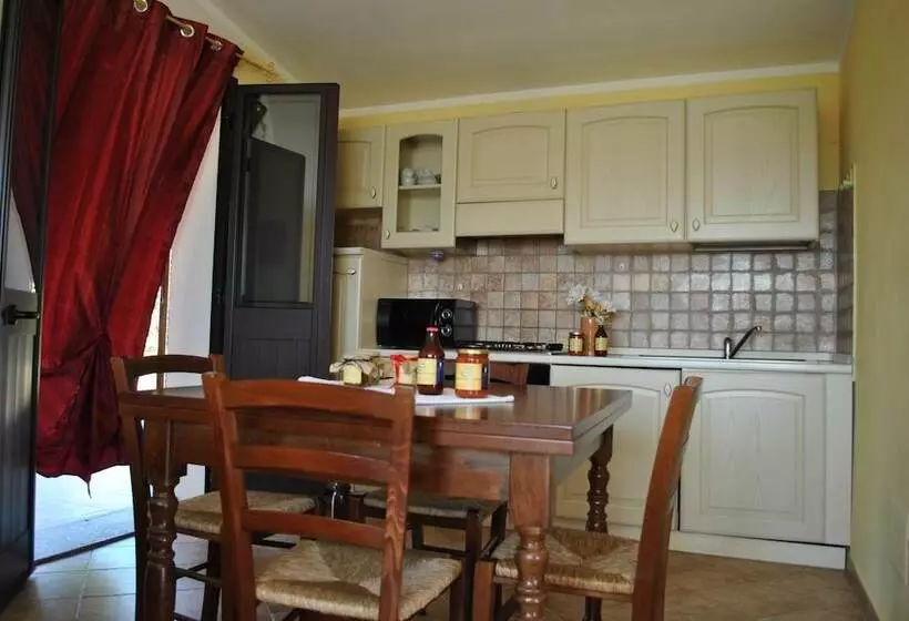 Maaseutuhotelli La Casa Di Spinosella Agriturismo