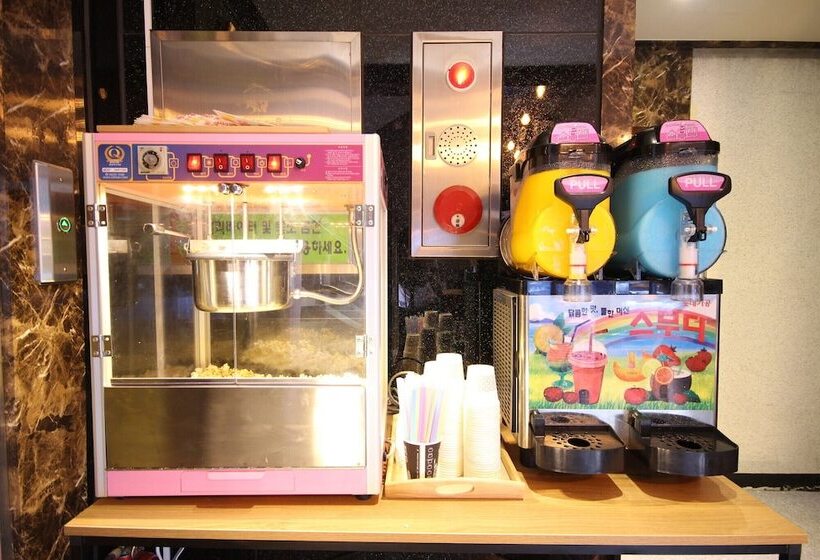 汽车旅馆  Gumi Fun