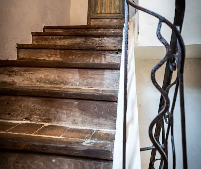 Majatalo La Tour Mandot