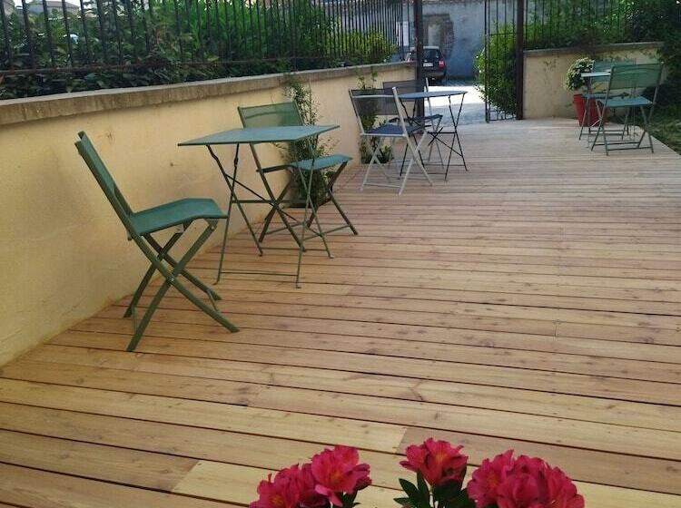 ペンション La Tour Mandot