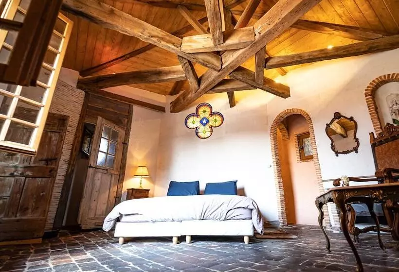 Majatalo La Tour Mandot