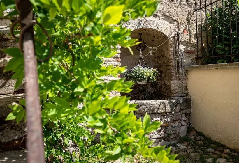 Majatalo La Tour Mandot