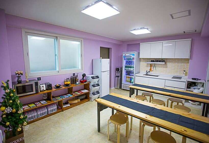 پانسیون Seongsaneogeodeulang Guesthouse