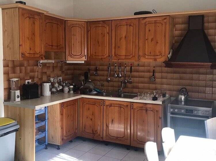 پانسیون Tirana City Rooms   Vatra E Lagjes By Paymán Club