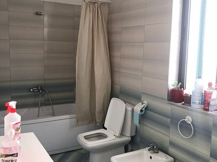 پانسیون Tirana City Rooms   Vatra E Lagjes By Paymán Club