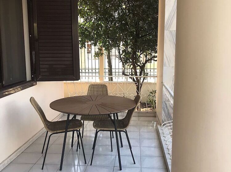 پانسیون Tirana City Rooms   Vatra E Lagjes By Paymán Club