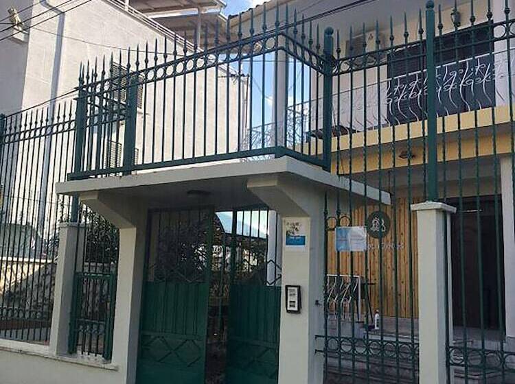 پانسیون Tirana City Rooms   Vatra E Lagjes By Paymán Club