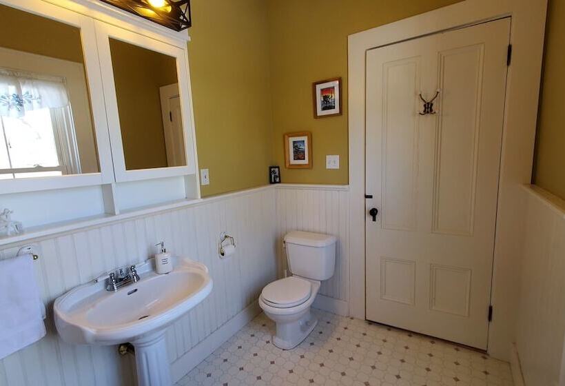 ベッドアンドブレックファースト The Lark & Loon Inn