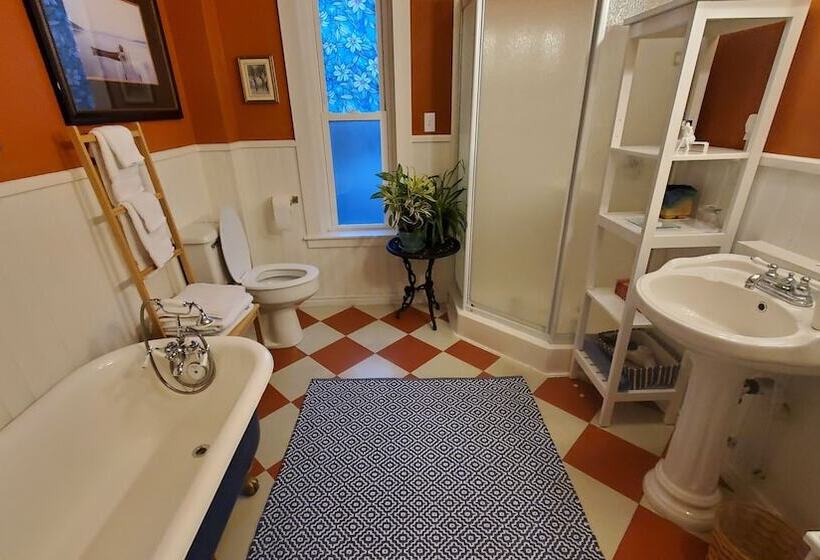 ベッドアンドブレックファースト The Lark & Loon Inn