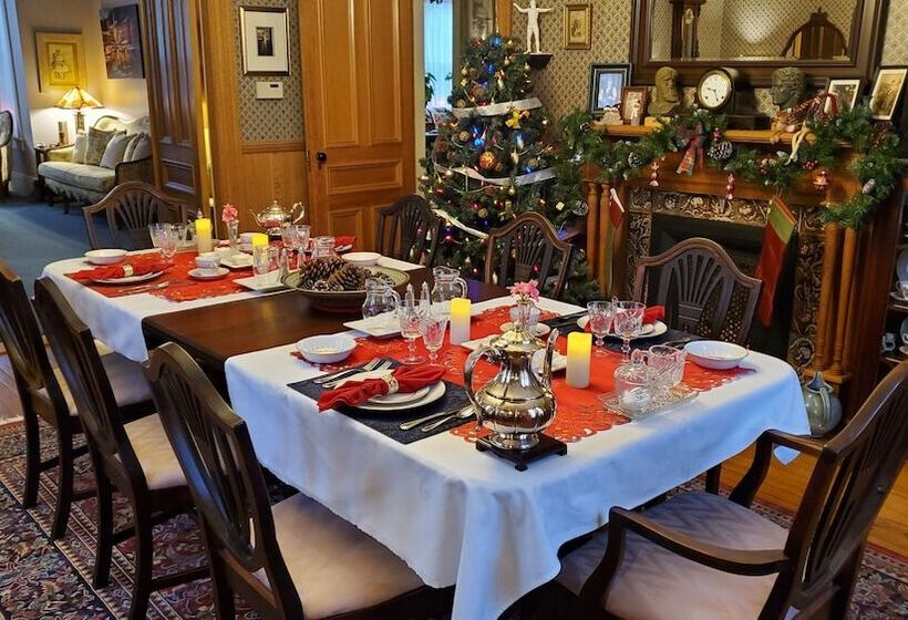 ベッドアンドブレックファースト The Lark & Loon Inn