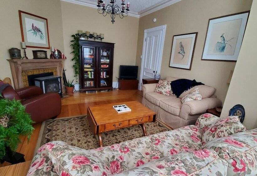 ベッドアンドブレックファースト The Lark & Loon Inn