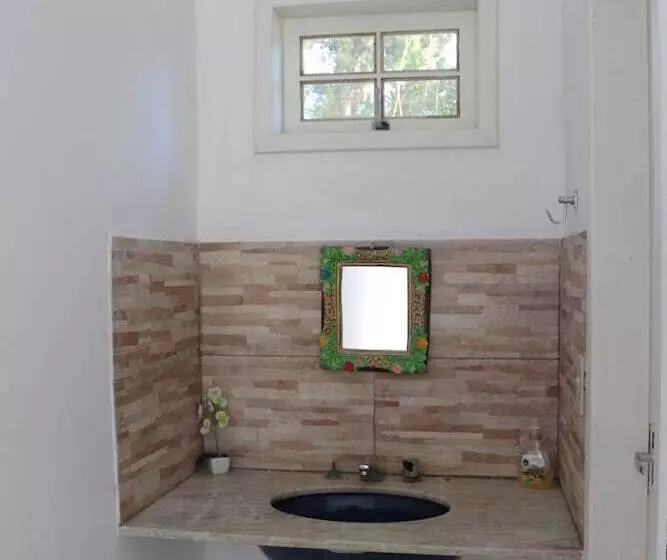 مسافرخانه Pousada Vila Capelinha