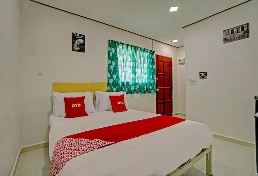 ホテル Capital O 90423 Teratai Chalet