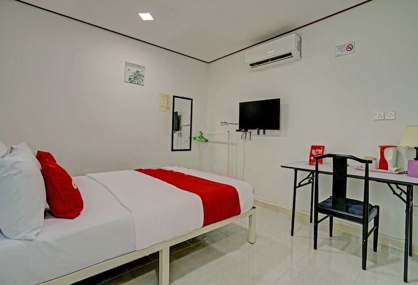 בית מלון כפרי Capital O 90423 Teratai Chalet