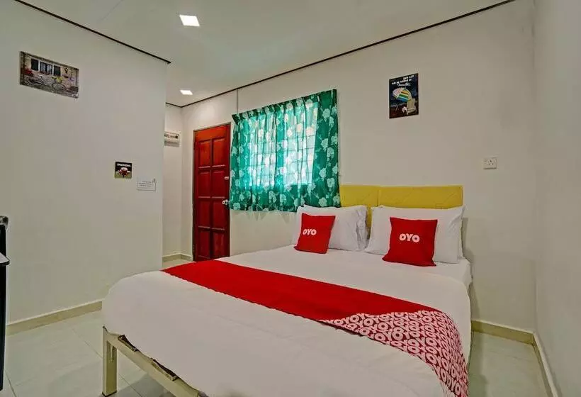 ホテル Capital O 90423 Teratai Chalet