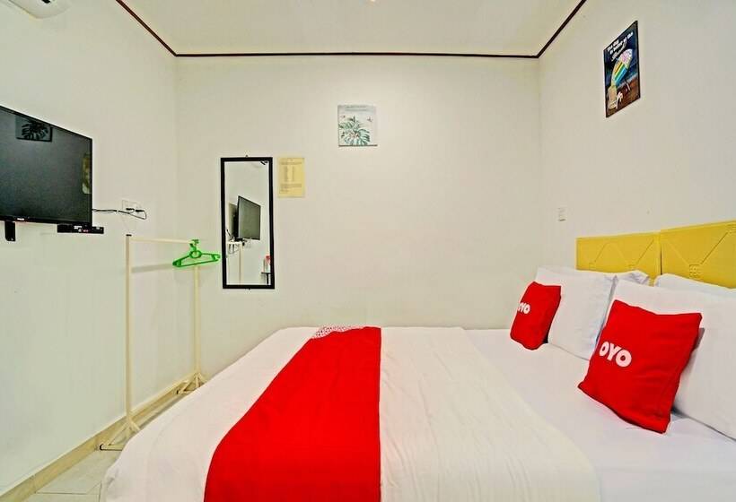 בית מלון כפרי Capital O 90423 Teratai Chalet