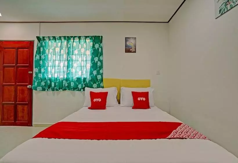 ホテル Capital O 90423 Teratai Chalet