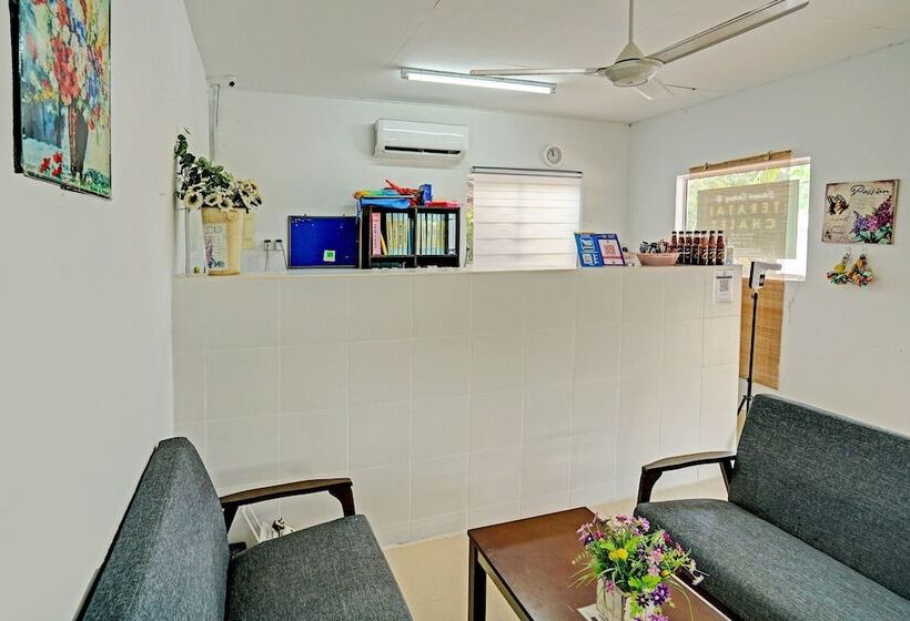 בית מלון כפרי Capital O 90423 Teratai Chalet