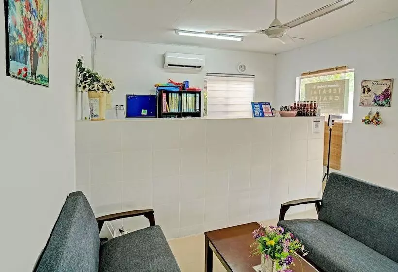 ホテル Capital O 90423 Teratai Chalet