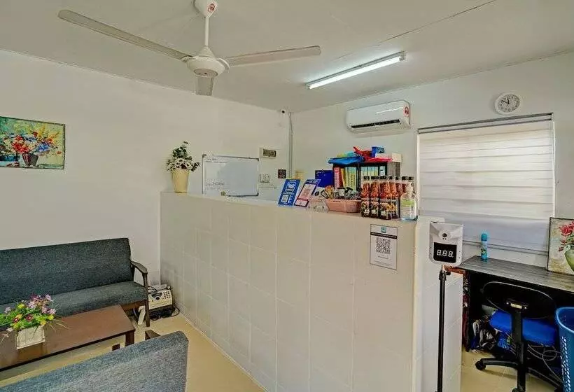 ホテル Capital O 90423 Teratai Chalet