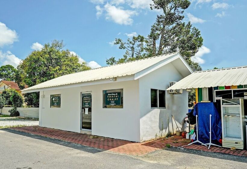 בית מלון כפרי Capital O 90423 Teratai Chalet