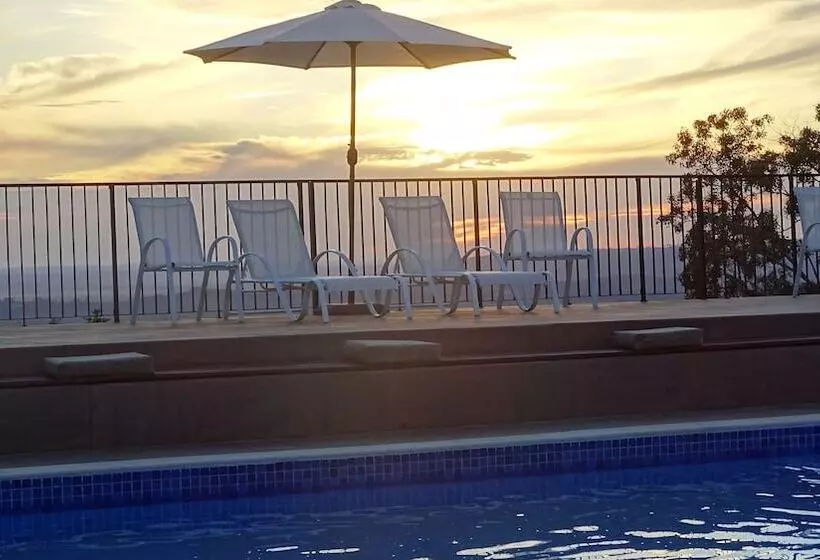 ホテル Chalés Da Cuesta