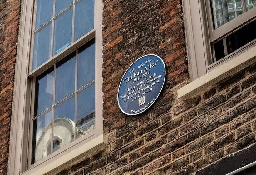 ホテル Chateau Denmark London