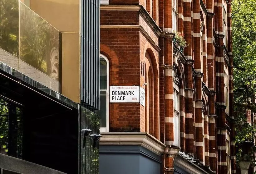 ホテル Chateau Denmark London