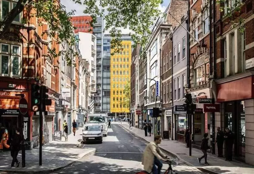 ホテル Chateau Denmark London