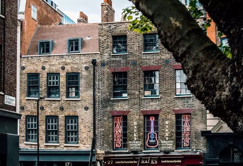 ホテル Chateau Denmark London