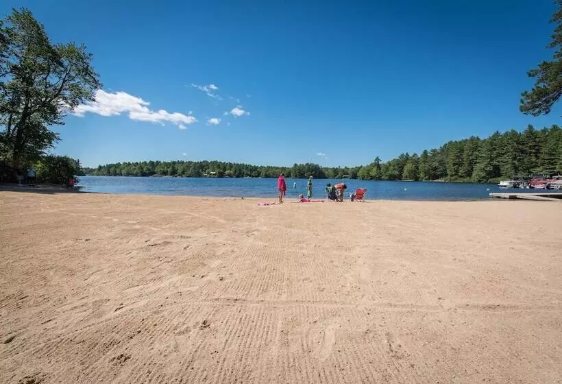 Hotelli Danforth Bay Camping And Rv Resort