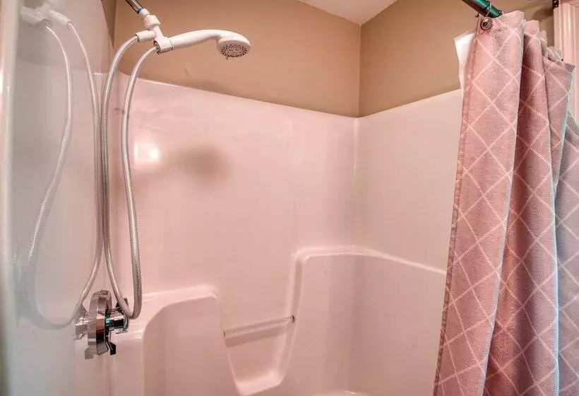 Hotelli Danforth Bay Camping And Rv Resort