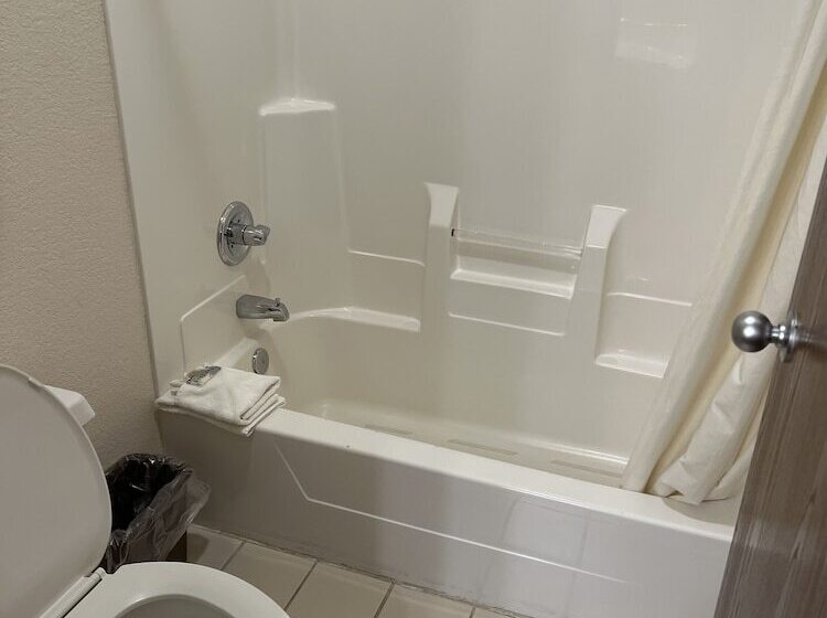 Otel Express Inn & Suites