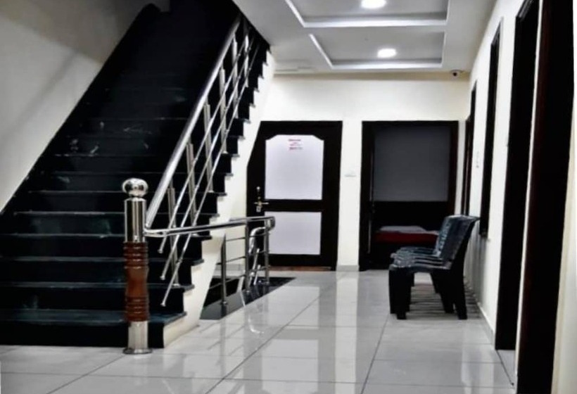 Hotel Goroomgo Mahaluxmi Palace Katra