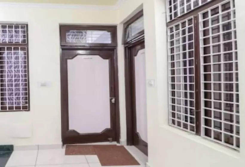 ホテル Goroomgo Mahaluxmi Palace Katra
