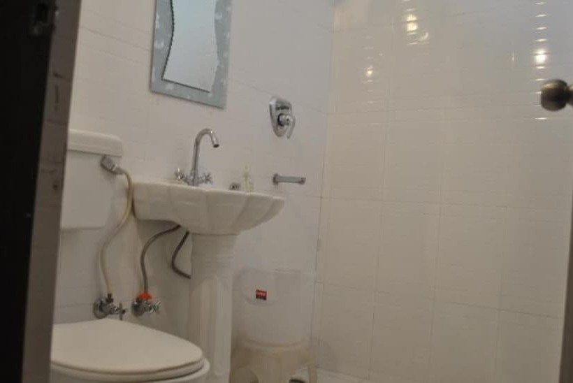 Hotel Goroomgo Mahaluxmi Palace Katra