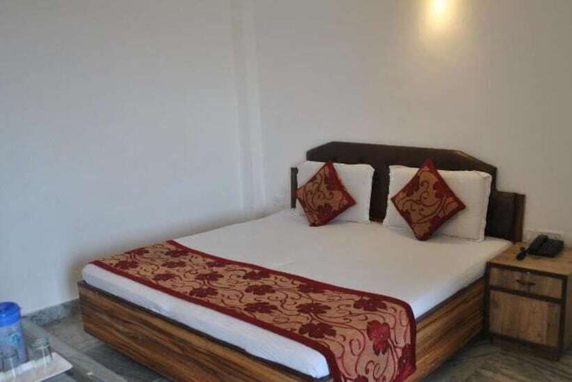 Hotel Goroomgo Mahaluxmi Palace Katra