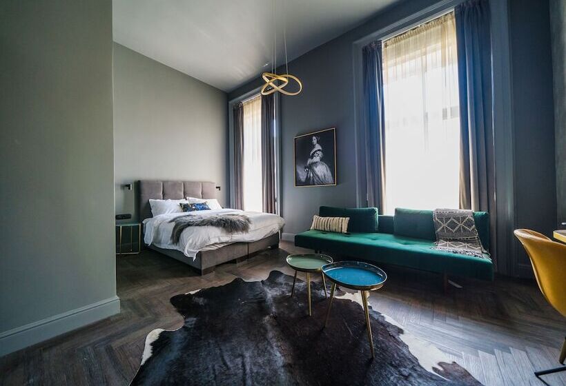 هتل Leo Boutique Rooms Adults Only