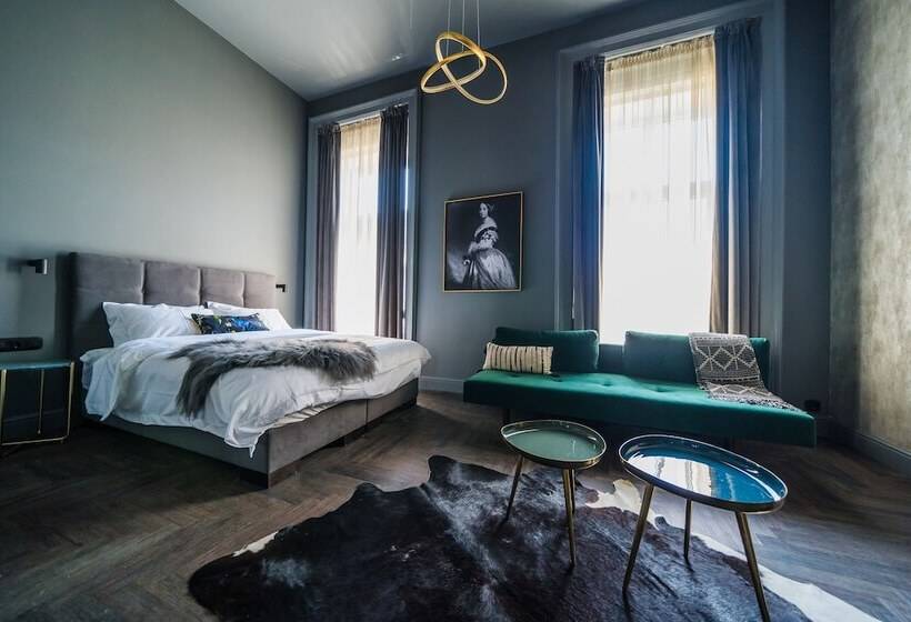 هتل Leo Boutique Rooms Adults Only