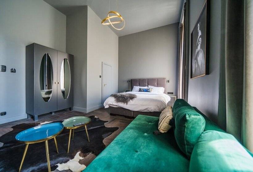 هتل Leo Boutique Rooms Adults Only