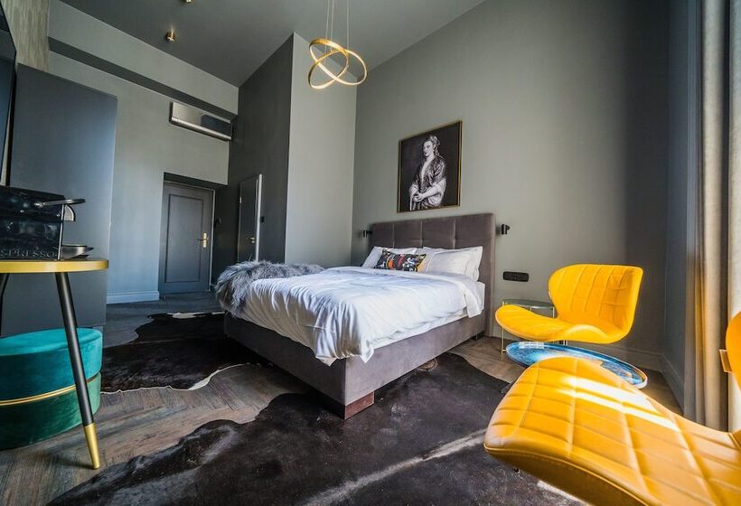 هتل Leo Boutique Rooms Adults Only