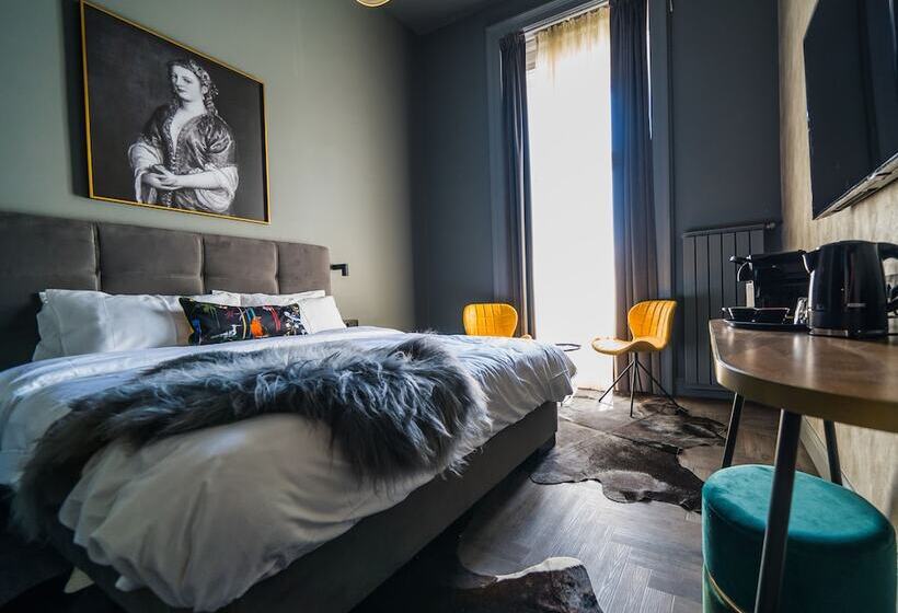 هتل Leo Boutique Rooms Adults Only