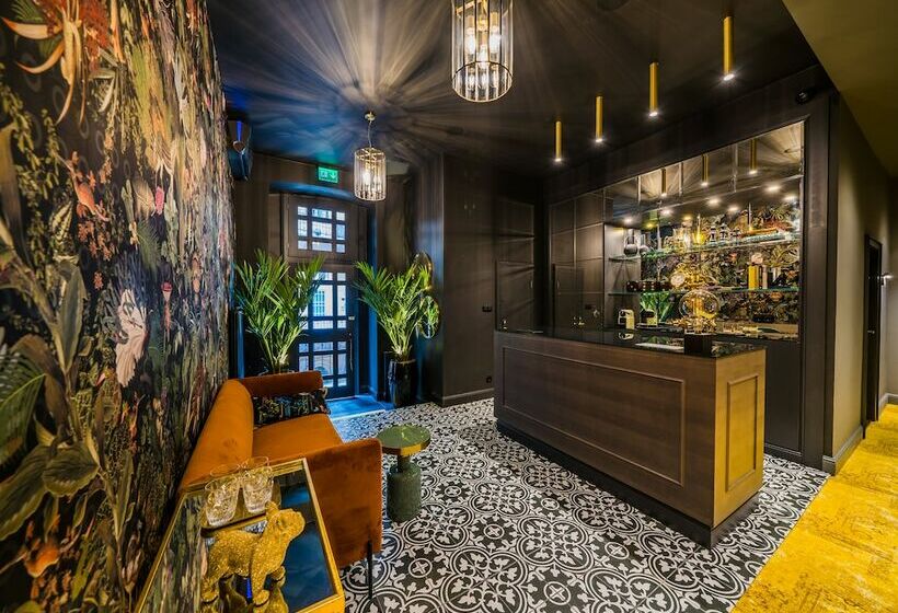 هتل Leo Boutique Rooms Adults Only