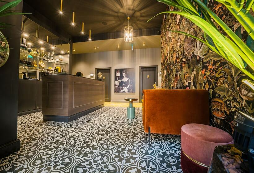 هتل Leo Boutique Rooms Adults Only